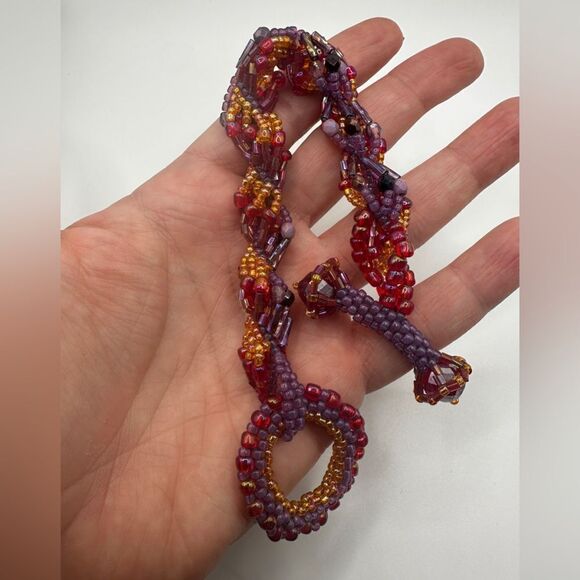 Gorgeous ALL glass seed bead bracelet with handmade toggle! - Picture 8 of 9
